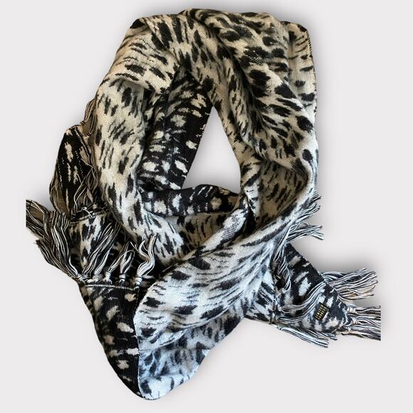 Limited Express Black White Cozy Scarf with Fringe - Picture 1 of 4